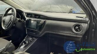 Toyota Auris Auris (E18), Hatchback 5-drs, 2012 / 2019 1.8 16V Hybrid picture 17