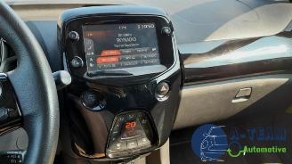 Peugeot 108 108, Hatchback, 2014 1.0 12V VVT-i picture 19
