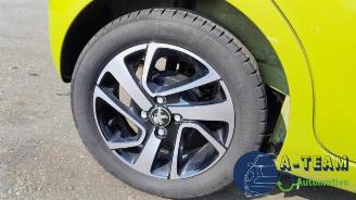 Peugeot 108 108, Hatchback, 2014 1.0 12V VVT-i picture 21