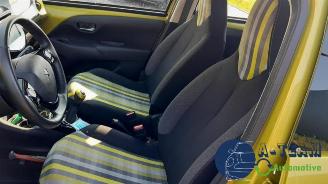 Peugeot 108 108, Hatchback, 2014 1.0 12V VVT-i picture 16