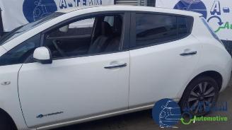 Nissan Leaf Leaf (ZE0), Hatchback, 2010 / 2017 Leaf picture 5