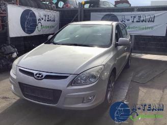 Salvage car Hyundai I-30 i30 (FD), Hatchback, 2007 / 2011 1.6 CVVT 16V 2007/8