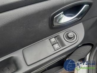 Renault Clio Clio IV Estate/Grandtour (7R), Combi 5-drs, 2012 / 2021 1.5 Energy dCi 90 FAP picture 23