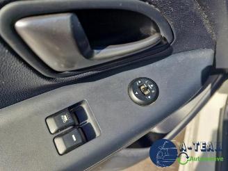 Kia Rio Rio III (UB), Hatchback, 2011 / 2017 1.2 CVVT 16V picture 21
