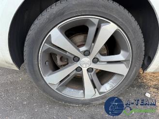 Peugeot 308 308 SW (L4/L9/LC/LJ/LR), Combi 5-drs, 2014 / 2021 1.2 12V e-THP PureTech 130 picture 12