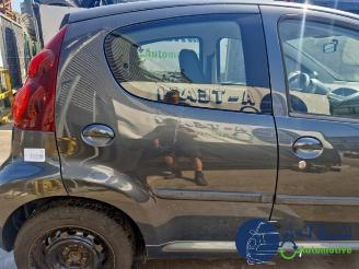 Peugeot 107 107, Hatchback, 2005 / 2014 1.0 12V picture 14