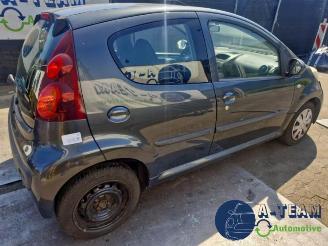 Peugeot 107 107, Hatchback, 2005 / 2014 1.0 12V picture 15