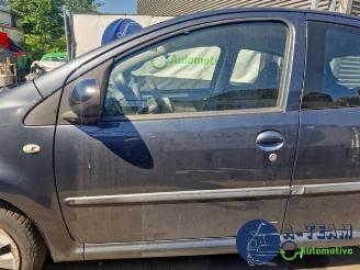 Peugeot 107 107, Hatchback, 2005 / 2014 1.0 12V picture 8
