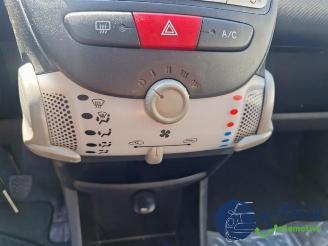 Peugeot 107 107, Hatchback, 2005 / 2014 1.0 12V picture 31