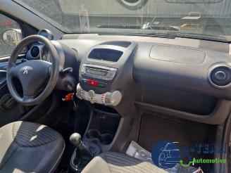 Peugeot 107 107, Hatchback, 2005 / 2014 1.0 12V picture 24