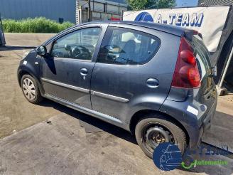 Peugeot 107 107, Hatchback, 2005 / 2014 1.0 12V picture 10