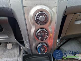 Toyota Yaris Yaris II (P9), Hatchback, 2005 / 2014 1.0 12V VVT-i picture 24