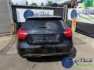 Vrakbiler auto Mercedes A-klasse A (W176), Hatchback, 2012 / 2018 1.6 A-180 16V 2013/4