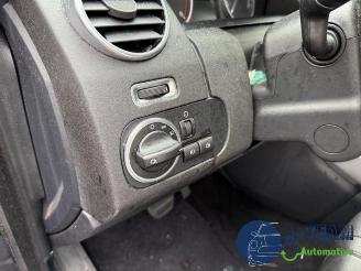 Land Rover Discovery Discovery IV (LAS), Terreinwagen, 2009 / 2018 3.0 SD V6 24V picture 22