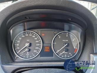 BMW 3-serie 3 serie (E90), Sedan, 2005 / 2011 318d 16V picture 23