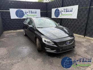 Coche siniestrado Volvo V-60 V60 I (FW/GW), Combi, 2010 / 2018 2.4 D6 20V Plug-in Hybrid AWD 2013/8