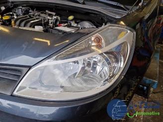 Coche siniestrado Renault Clio Clio III (BR/CR), Hatchback, 2005 / 2014 1.2 16V 75 2008/4