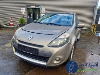 Salvage car Renault Clio Clio III (BR/CR), Hatchback, 2005 / 2014 1.2 16V 75 2011/8
