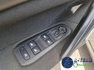 Peugeot 308 308 SW (L4/L9/LC/LJ/LR), Combi 5-drs, 2014 / 2021 1.6 BlueHDi 120 picture 31