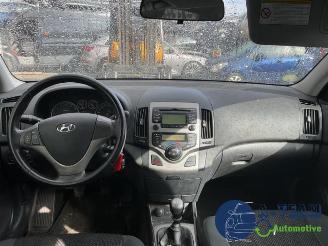 Hyundai I-30 i30 Crosswagon (WWH), Combi, 2007 / 2012 1.4 CVVT 16V picture 19