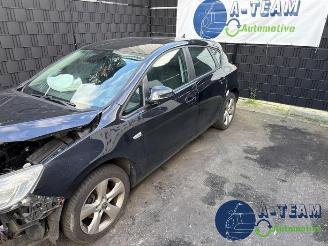 Opel Astra Astra J Sports Tourer (PD8/PE8/PF8), Combi, 2010 / 2015 1.4 Turbo 16V picture 4