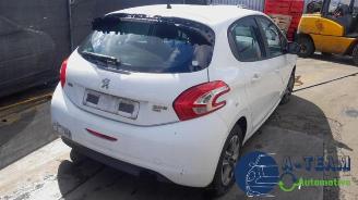 Peugeot 208 208 I (CA/CC/CK/CL), Hatchback, 2012 / 2019 1.4 HDi picture 13
