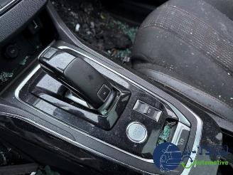 Peugeot 308 308 (L3/L8/LB/LH/LP), Hatchback 5-drs, 2013 / 2021 1.2 12V e-THP PureTech 130 picture 18