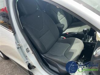 Renault Clio Clio IV (5R), Hatchback 5-drs, 2012 / 2021 0.9 Energy TCE 90 12V picture 16