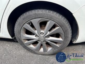 Toyota Auris Touring Sports Auris Touring Sports (E18), Combi, 2013 / 2018 1.8 16V Hybrid picture 14