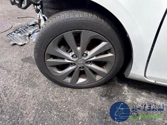 Toyota Auris Touring Sports Auris Touring Sports (E18), Combi, 2013 / 2018 1.8 16V Hybrid picture 15