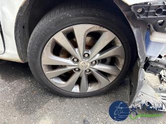 Toyota Auris Touring Sports Auris Touring Sports (E18), Combi, 2013 / 2018 1.8 16V Hybrid picture 12