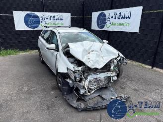 Vrakbiler auto Toyota Auris Touring Sports Auris Touring Sports (E18), Combi, 2013 / 2018 1.8 16V Hybrid 2014/12