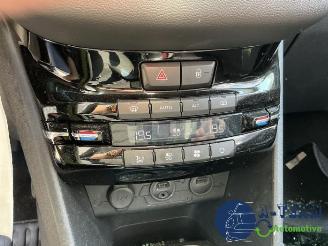 Peugeot 208 208 I (CA/CC/CK/CL), Hatchback, 2012 / 2019 1.4 16V picture 19