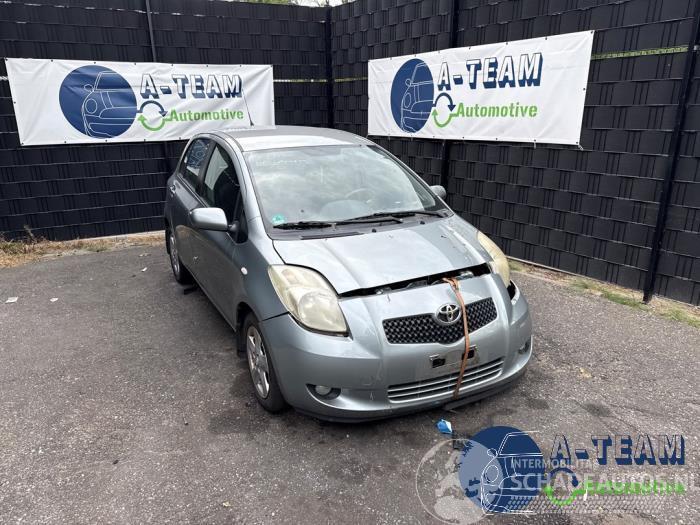 Toyota Yaris Yaris II (P9), Hatchback, 2005 / 2014 1.3 16V VVT-i