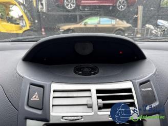Toyota Yaris Yaris II (P9), Hatchback, 2005 / 2014 1.3 16V VVT-i picture 26