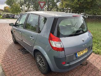 Renault Scenic 1.6 automaat picture 5