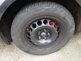 Audi A4 2.0 Tdi Kleurcode LZ7L picture 11