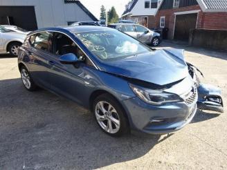 Salvage car Opel Astra  2016/10