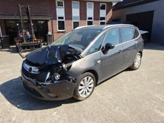 Salvage car Opel Zafira  2014/9