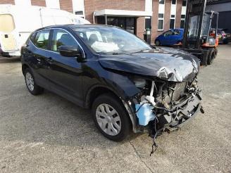 Damaged car Nissan Qashqai Qashqai (J11), SUV, 2013 1.2 12V DIG-T 2015/3