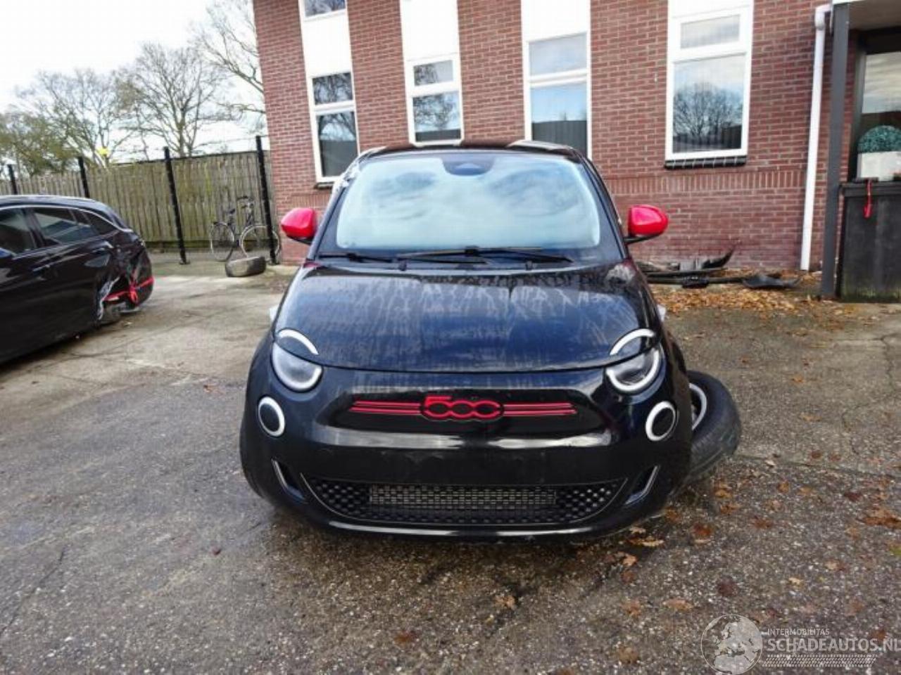 Fiat 500E 500e (332), Hatchback, 2020 42 kWh 3+1