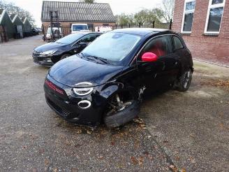 Fiat 500E 500e (332), Hatchback, 2020 42 kWh 3+1 picture 2