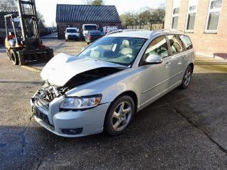 Damaged car Volvo V-50 V50 (MW), Combi, 2003 / 2012 1.6 D2 16V 2012/1