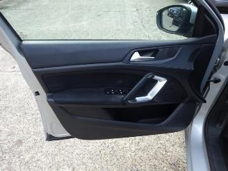 Peugeot 308 308 SW (L4/L9/LC/LJ/LR), Combi 5-drs, 2014 / 2021 1.6 BlueHDi 115 picture 8