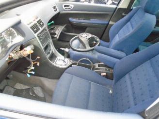 Peugeot 307 2.0 16V automaat picture 5