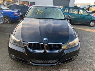BMW 3-serie 318 i black sapphire metallic 475 picture 2