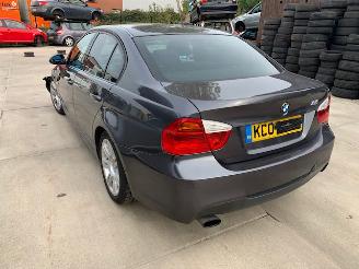 BMW 3-serie 320 i  SPARKLING GRAPHITE METALLIC (A22) picture 3