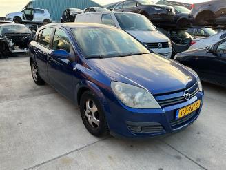 Salvage car Opel Astra  2005/1