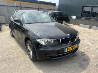 BMW 1-serie 118i picture 1