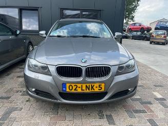 BMW 3-serie 320 i spacegrau metallic a52 picture 2